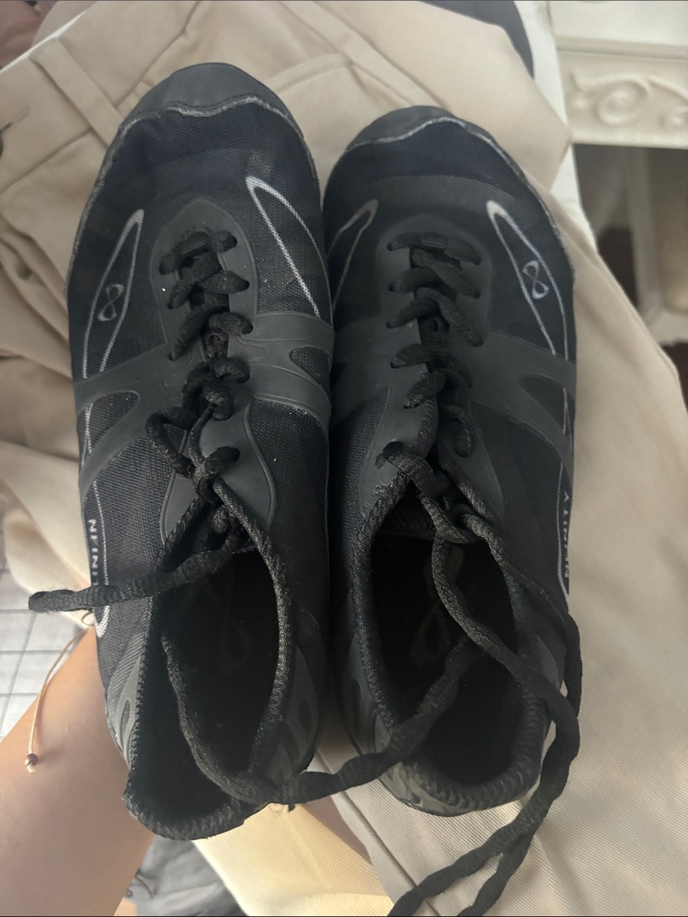 Cheer shoes